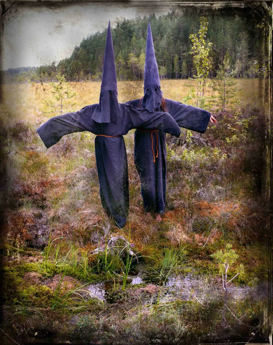 Апокалиптико-мета-абсурдистика — художественная фотография Вячеслава Ларионова (серия «Тексты и мысль», 2021 г.)